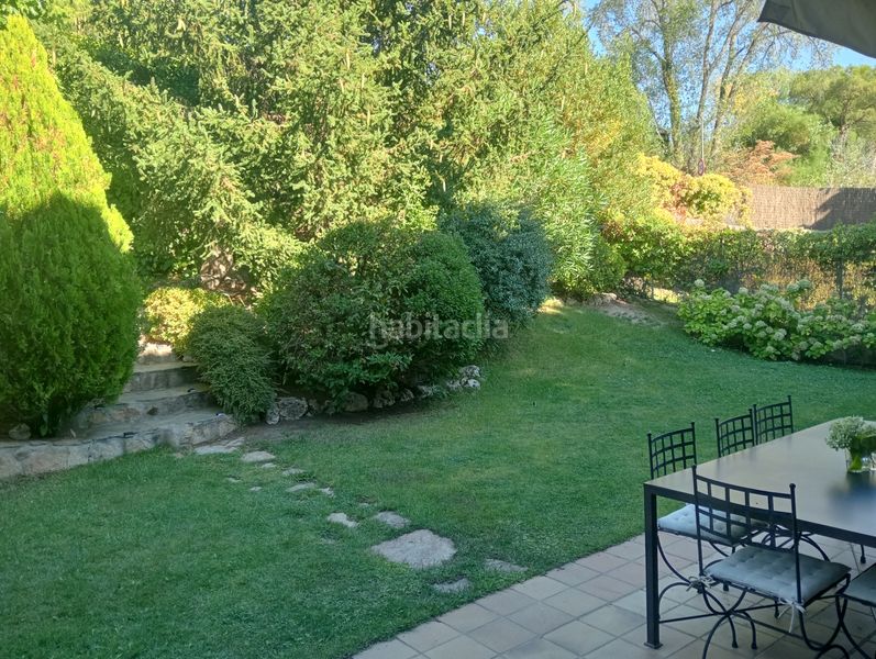 Foto f158b285-4c64-446b-b271-767076fb6ac3. Casa aparellada amb xemeneia calefacció aparcament a Torrelodones