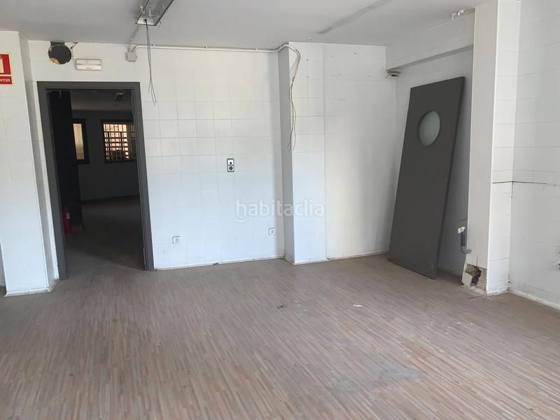 Foto 0a5a223a-fc8f-4054-b957-935a271dd071. Local comercial en avinguda de l'abat marcet 271 en Terrassa