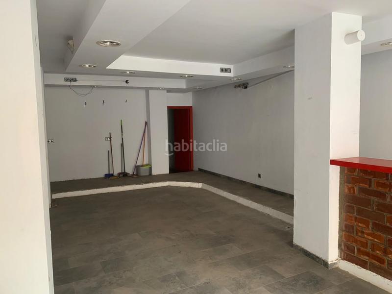 Foto a638afe6-4b98-48b2-a427-112b38ff54e5. Local comercial en avinguda de l'abat marcet 271 en Terrassa