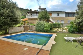 Xalet  Carrer de dalt. Chalet a 4 vientos en matadepera