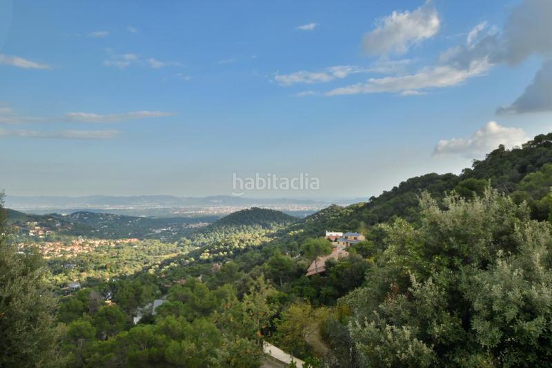 Foto b1591374-3ba6-4232-a99d-72e22de150bf. Chalet con camino parcheggio piscina in Matadepera