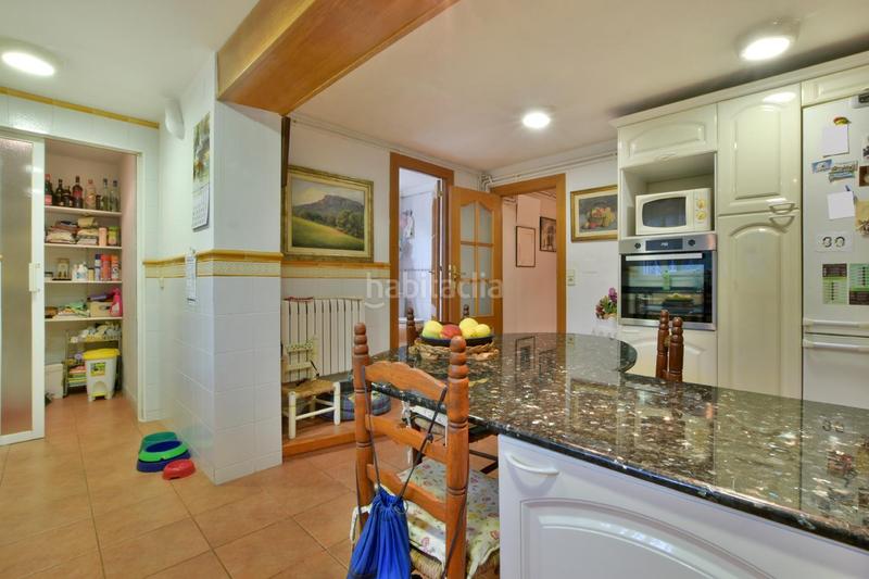 Foto ba8d7843-4e9c-4ef9-a3c1-b9fa71320c8b. Chalet con camino parcheggio piscina in Matadepera