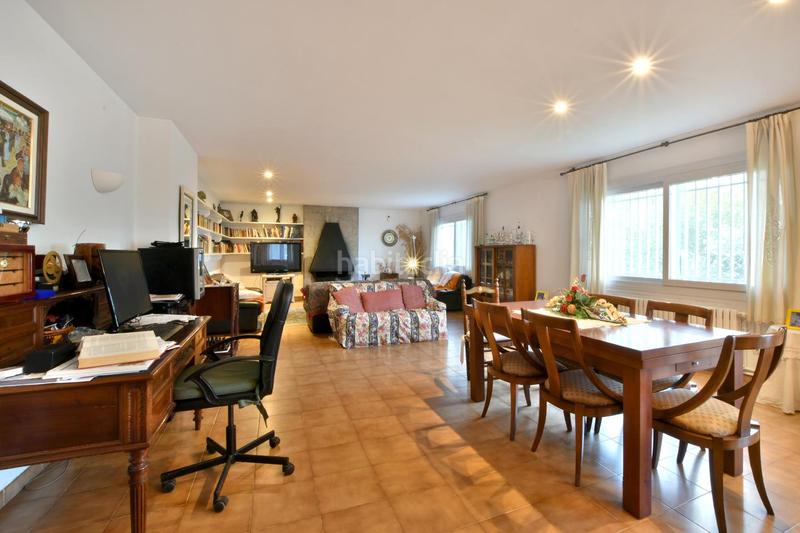 Foto ffb92e44-ca41-40de-8820-33c5db6b4f94. Chalet con camino parcheggio piscina in Matadepera