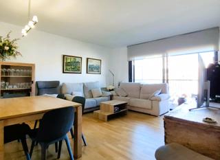 Duplex  Carrer direneu. Zona centro. dúplex seminuevo de 4habs. + 3lav. + balcón + pk op