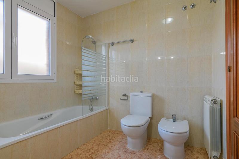 Foto fb9c9de8-f16e-493c-a8a5-49f69c53693b. Chalet con riscaldamento parcheggio piscina in Castellbell i el Vilar