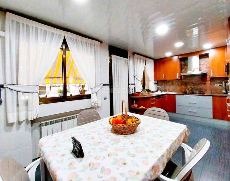 Foto f892a37c-b376-451a-bd1f-1a7bc1734016. Maison jumelée avec chauffage parking dans Les Arenes - La Grípia - Can Montllor Terrassa