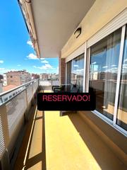 Pis a Can Tussell. Piso 2 habit. + balcon-terracita+ parking junto a rbla. f. macia