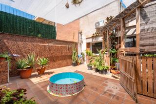 Casa adossada  Carrer de múrcia. Zona de torresana. casa adosada de 3habs. + 1lav. + patio + terr