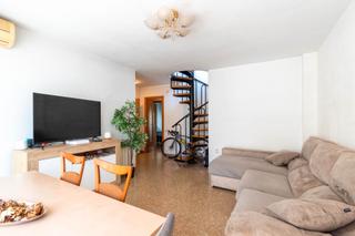 Dúplex  Carrer del viveret. Zona centro. luminoso ático dúplex de 3habs. + 2lav. + terraza