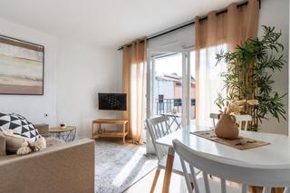 Dúplex a Segle XX. Vivienda tipo dúplex de 4 habs. con terraza. zona segle xx.