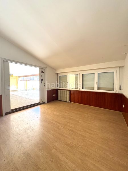 Foto 18f80b3b-8fe7-4786-9001-587a951cda06. Pis amb xemeneia calefacció aparcament a Barri del Centre Terrassa