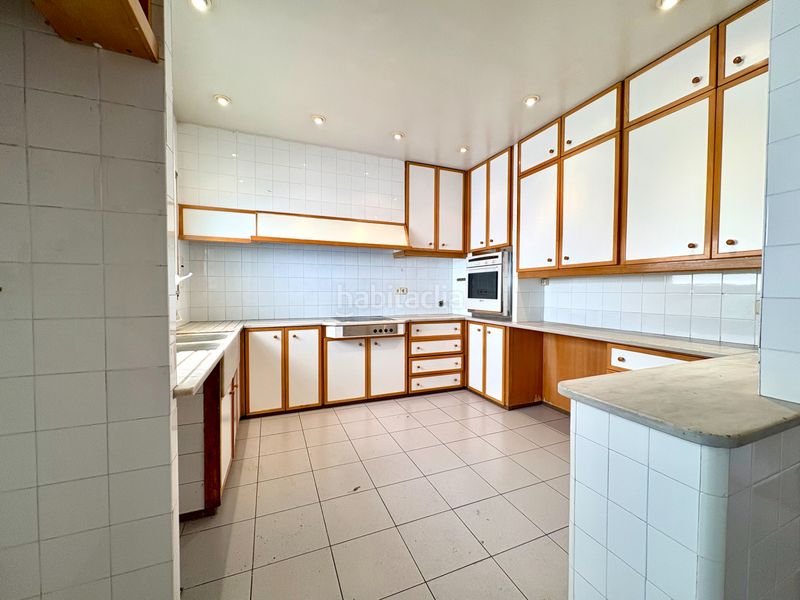 Foto 19dd263e-6969-4837-b356-6090418b519b. Pis amb xemeneia calefacció aparcament a Barri del Centre Terrassa