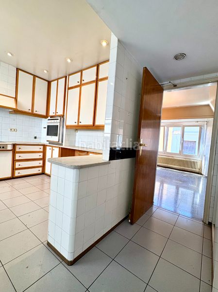 Foto 23d18c5f-699e-4ff3-b6d9-f5b4febcb781. Pis amb xemeneia calefacció aparcament a Barri del Centre Terrassa