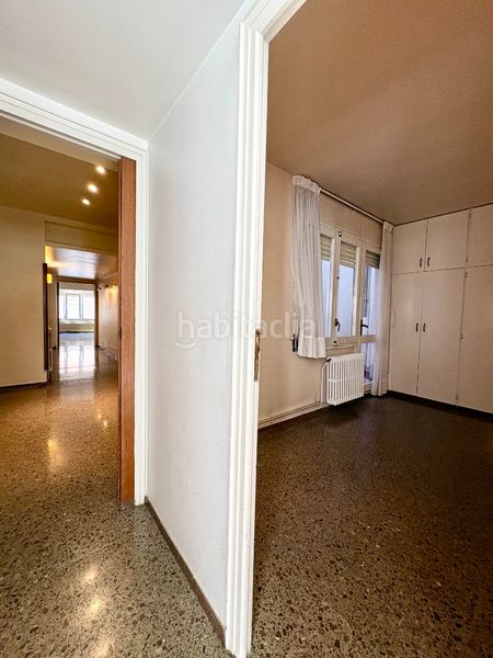 Foto 323947bd-9f7c-4b49-bce6-2fd55da7150f. Pis amb xemeneia calefacció aparcament a Barri del Centre Terrassa