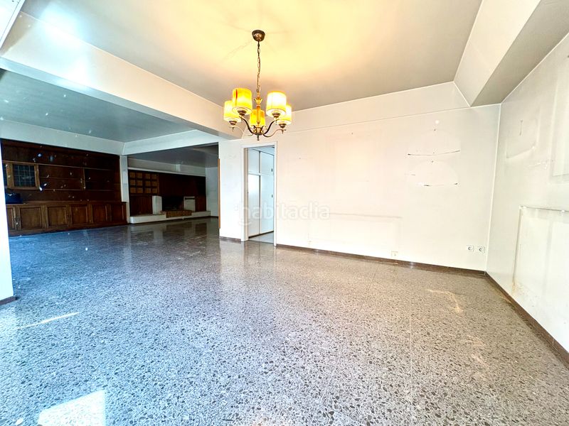 Foto 3c83a8bb-d382-414c-8a63-4e7c7b0410a6. Pis amb xemeneia calefacció aparcament a Barri del Centre Terrassa