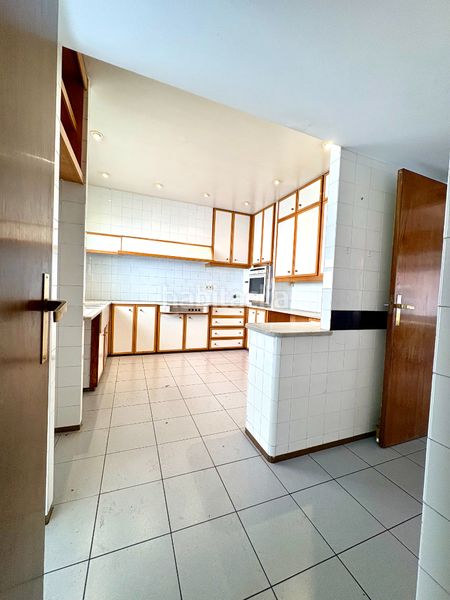 Foto 59c1f992-0010-4b8f-88ca-d96d74651d8e. Pis amb xemeneia calefacció aparcament a Barri del Centre Terrassa