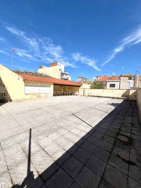 Foto 5afdcacb-e785-41b6-ba83-5dbf19e585d8. Pis amb xemeneia calefacció aparcament a Barri del Centre Terrassa