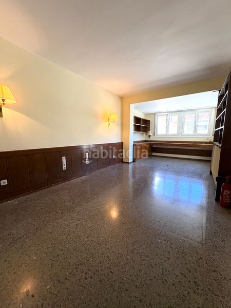 Foto 606a0e5e-ff76-4694-b2af-446a02d547ee. Pis amb xemeneia calefacció aparcament a Barri del Centre Terrassa