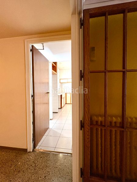 Foto 6cd7b6a2-6c56-4605-96aa-4f552b43c602. Pis amb xemeneia calefacció aparcament a Barri del Centre Terrassa