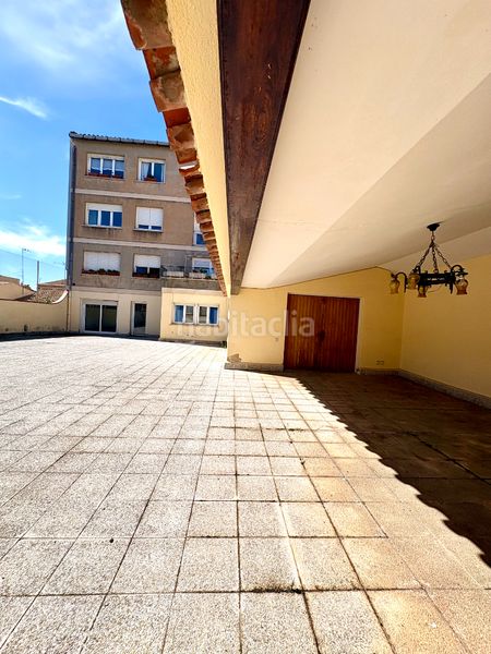 Foto 6f5f238b-4894-4205-961a-10a6ee35f933. Pis amb xemeneia calefacció aparcament a Barri del Centre Terrassa