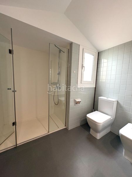 Foto 9ef4236b-4ca1-4044-9d24-c08fdd512075. Pis amb xemeneia calefacció aparcament a Barri del Centre Terrassa