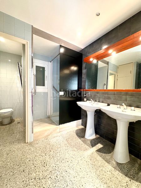 Foto c312a119-57d3-4fb4-96e0-7ae03bd46efc. Pis amb xemeneia calefacció aparcament a Barri del Centre Terrassa