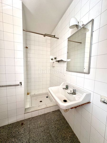 Foto d9f5672a-5683-40da-a42b-b9ff47bf345b. Pis amb xemeneia calefacció aparcament a Barri del Centre Terrassa