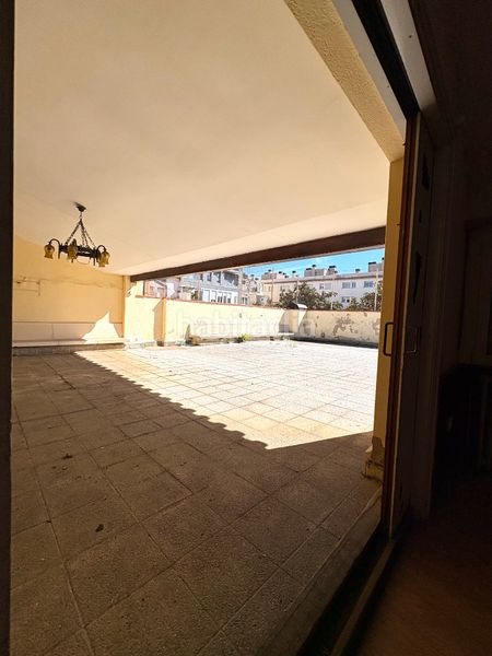 Foto dd278283-a5e7-402f-99c5-c0f0337ed058. Pis amb xemeneia calefacció aparcament a Barri del Centre Terrassa