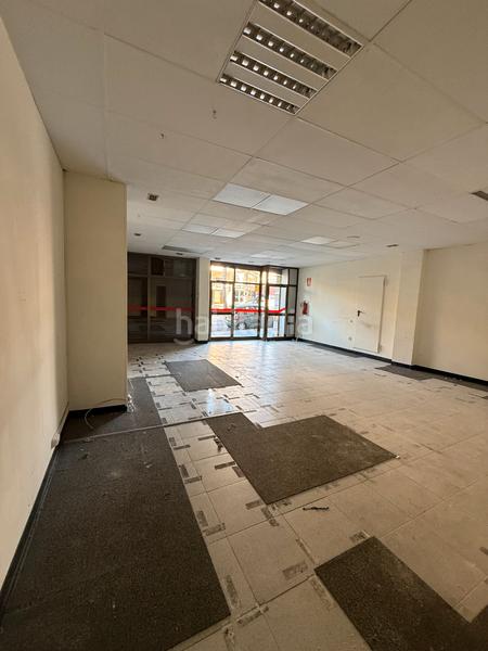 Foto 0010fb2e-27f5-45ad-9ab7-fceac6f30c53. Lloguer local comercial a avinguda de l'abat marcet 333 a Terrassa