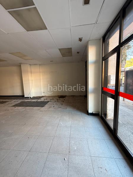 Foto 31bec365-c8a1-4191-b0c2-f5cef932e360. Lloguer local comercial a avinguda de l'abat marcet 333 a Terrassa