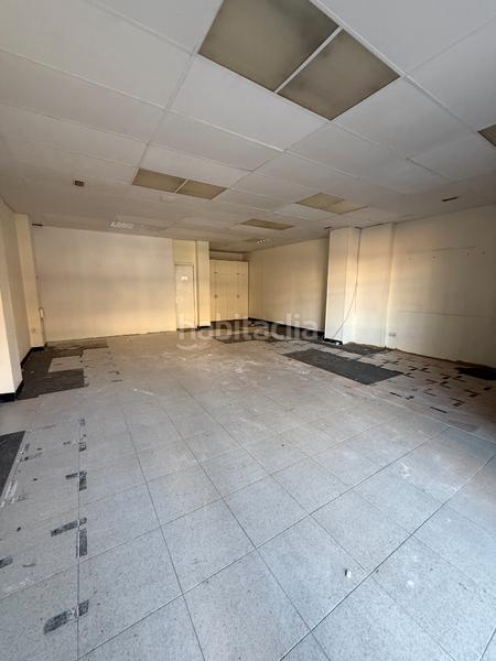 Foto 96394a21-1156-440c-95fc-4215639d7af8. Lloguer local comercial a avinguda de l'abat marcet 333 a Terrassa