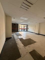 Business premise in Avinguda de l'Abat Marcet 333