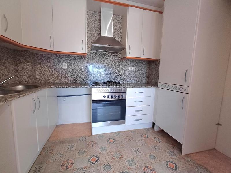 Foto d24edd6d-5379-4b9b-98a9-080a2b2dbced. Piso Egara. piso de 2habs. + 1baño + balcón + plaza de parquing en Terrassa