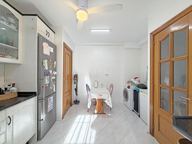 Foto 0df72921-e9da-4390-a541-61237370347f. Casa adossada amb calefacció aparcament a Gràcia Sabadell