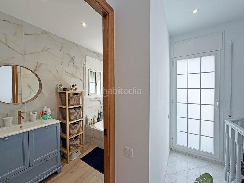 Foto acf4d2e0-7904-4c5f-bce6-34ece1e9e164. Casa adossada amb calefacció aparcament a Gràcia Sabadell