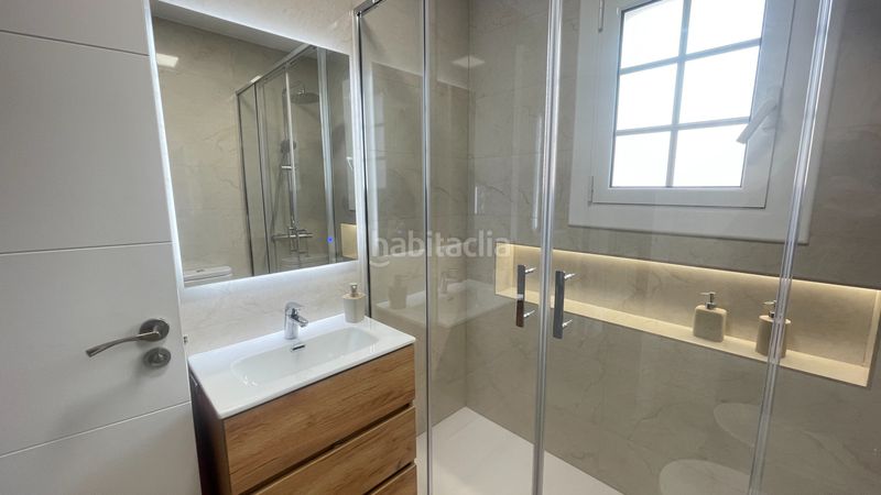 Foto 068f4f14-d725-4b4d-92d7-30b2a263f18f. Xalet amb xemeneia calefacció aparcament piscina a Rubí