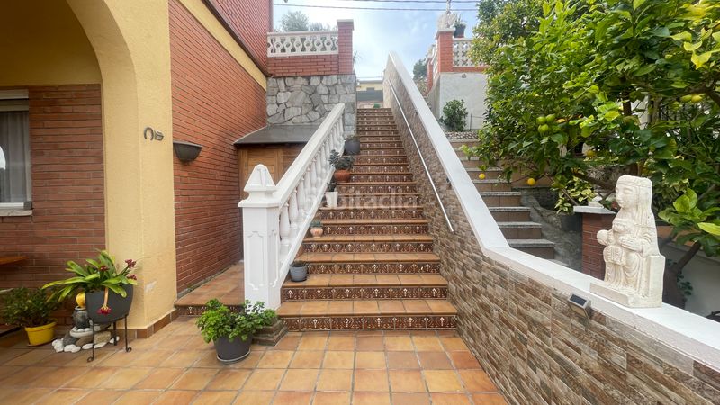 Foto 4a72d0fd-82a8-4b69-a1fd-8befa33bb71a. Xalet amb xemeneia calefacció aparcament piscina a Rubí