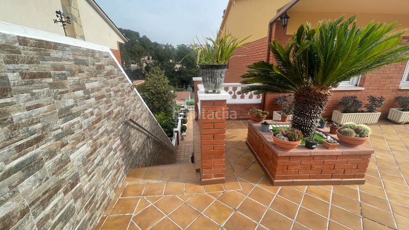 Foto 52024a37-67a6-4746-8d18-d6a0bbb17ee0. Xalet amb xemeneia calefacció aparcament piscina a Rubí