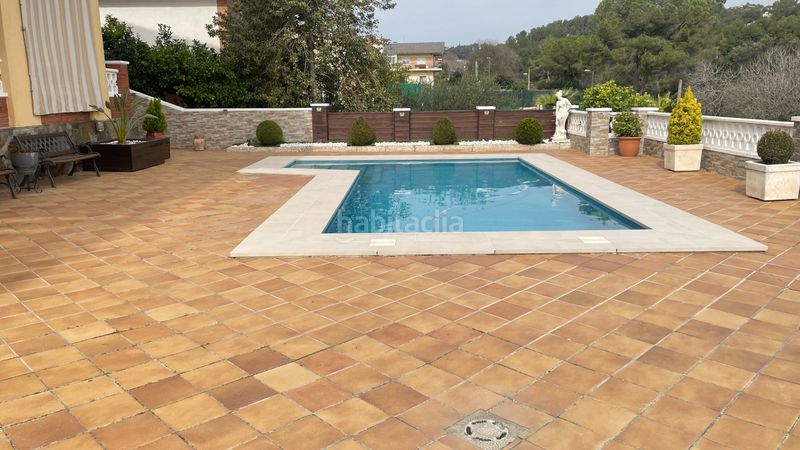 Foto 746278ea-06da-4d7d-8893-a0df1e2263e6. Xalet amb xemeneia calefacció aparcament piscina a Rubí