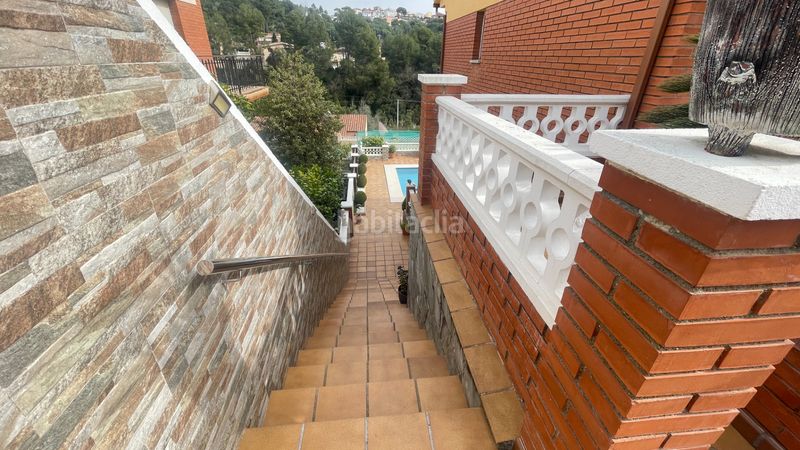 Foto 77b37ac5-4d08-4c51-a488-1d870633f175. Xalet amb xemeneia calefacció aparcament piscina a Rubí