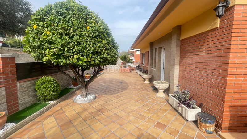 Foto 8ae986c6-eb79-421f-8654-e50817749db8. Xalet amb xemeneia calefacció aparcament piscina a Rubí