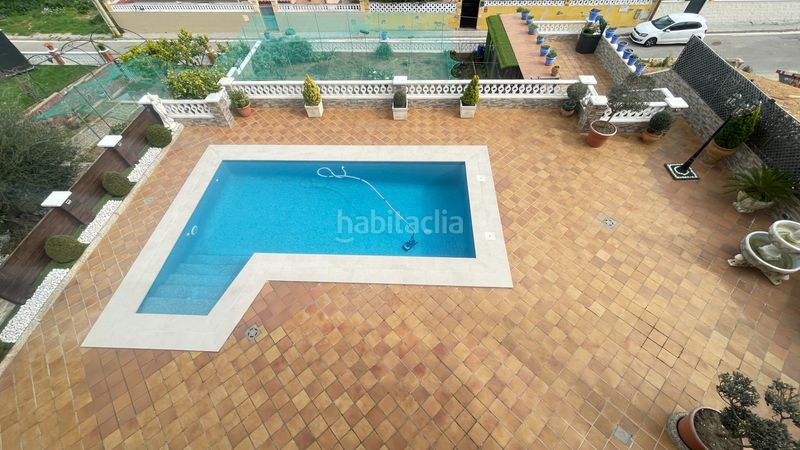 Foto 980f464f-c5eb-40a7-b9f1-60370a04fac3. Xalet amb xemeneia calefacció aparcament piscina a Rubí