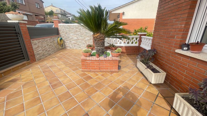 Foto a0f6a24b-0891-4057-873e-eb67a08a0144. Xalet amb xemeneia calefacció aparcament piscina a Rubí