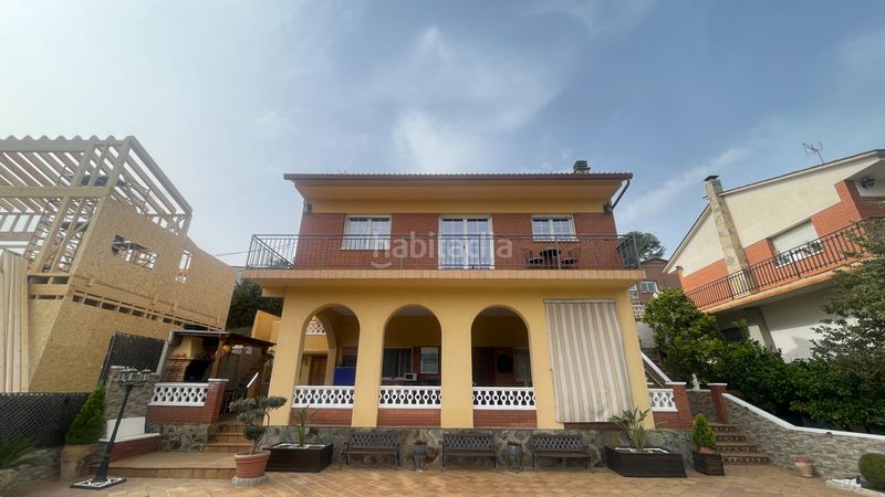 Foto bfbd5059-2c27-47f0-8c96-c39631c538e6. Xalet amb xemeneia calefacció aparcament piscina a Rubí