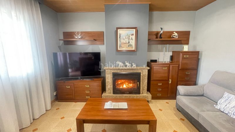 Foto c7dec326-1e84-4b9a-9a9f-44300f6ddd07. Xalet amb xemeneia calefacció aparcament piscina a Rubí