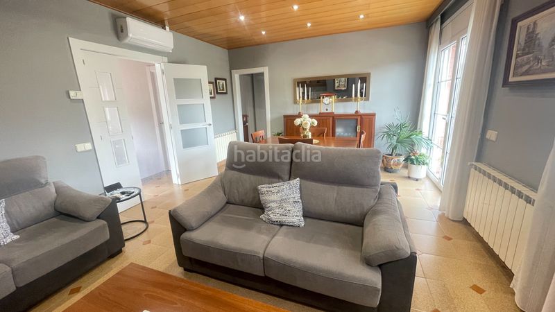 Foto ca364502-3d27-4aec-a133-74bbdee43a51. Xalet amb xemeneia calefacció aparcament piscina a Rubí