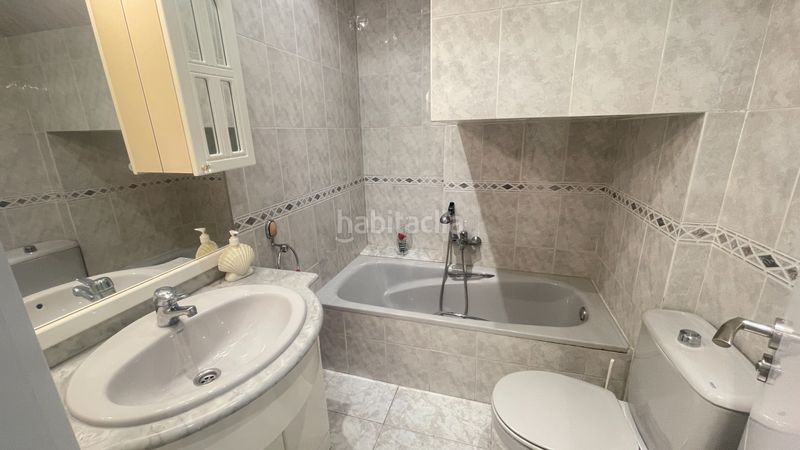 Foto d74e463e-fa15-4fee-a08b-c5ae237883e4. Xalet amb xemeneia calefacció aparcament piscina a Rubí