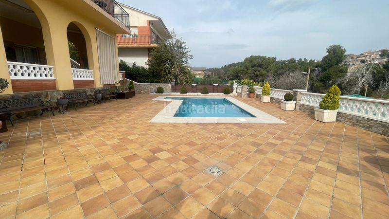 Foto d87f2d38-c211-4eb2-8731-5da490fc6bfa. Xalet amb xemeneia calefacció aparcament piscina a Rubí