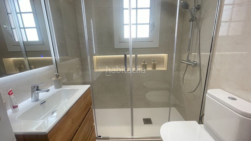 Foto e3ab62ec-72f2-48b7-8eca-5ee26675aa43. Xalet amb xemeneia calefacció aparcament piscina a Rubí