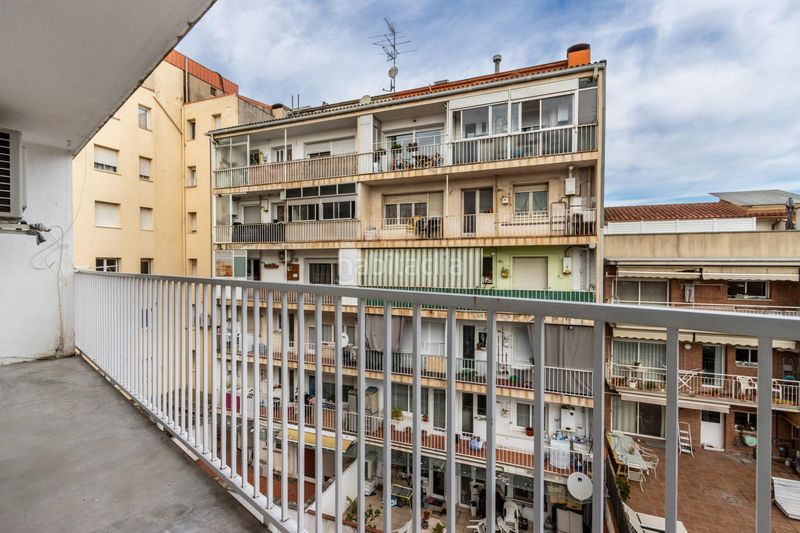 Foto 289aed42-d569-4b18-98c5-7cccbb8697c4. Àtic amb calefacció a Barri del Centre Terrassa